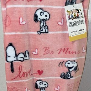 Snoopy Throw Blanket (Valentines day)